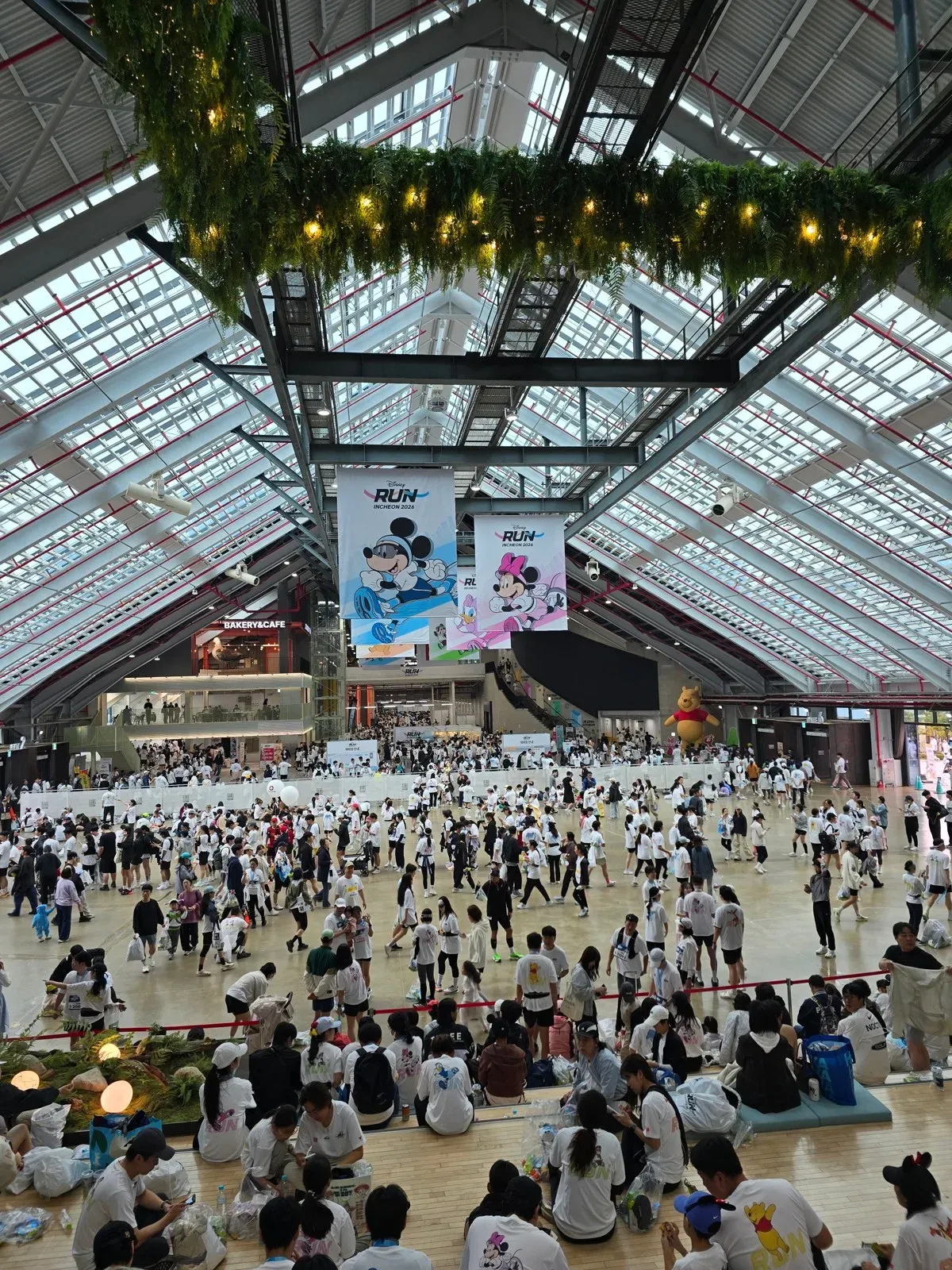 디즈니런 인천 상상플랫폼 대기 공간 전경