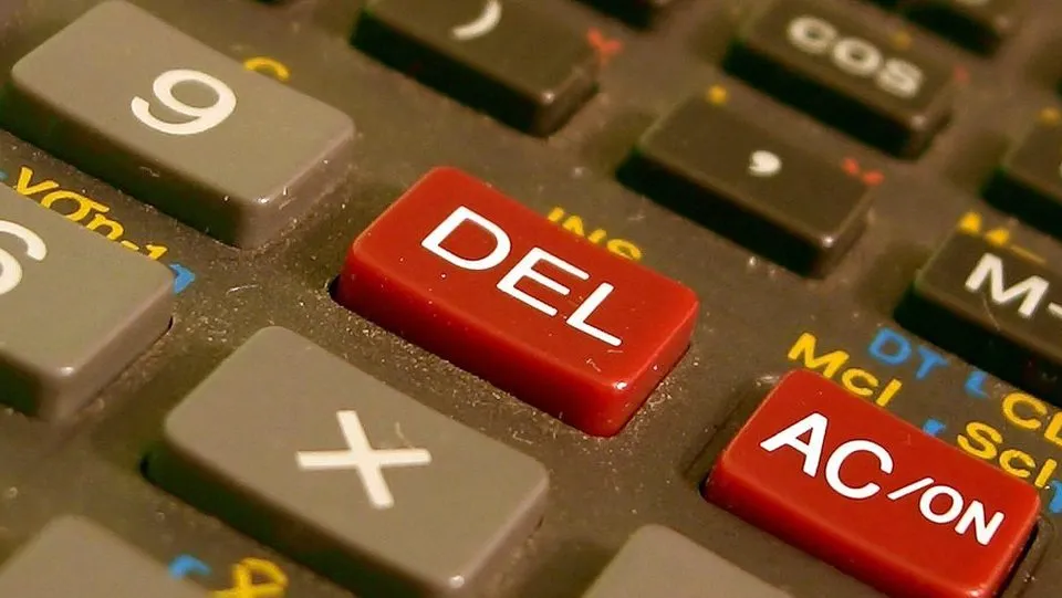 계산기 자판의 DEL과 AC 버튼
